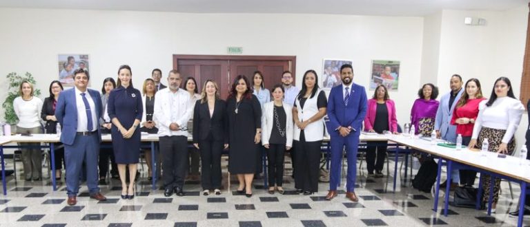 Cepal-y-RD-articulan-esfuerzos-para-fortalecer-el-sistema-de-proteccion-social-Foto-Fuente-Externa-e1743960474688-800x344 (1)