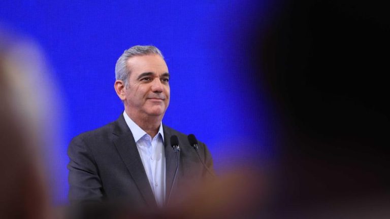 luis-abinader-daa617b6-focus-min0.12-0.14-896-504