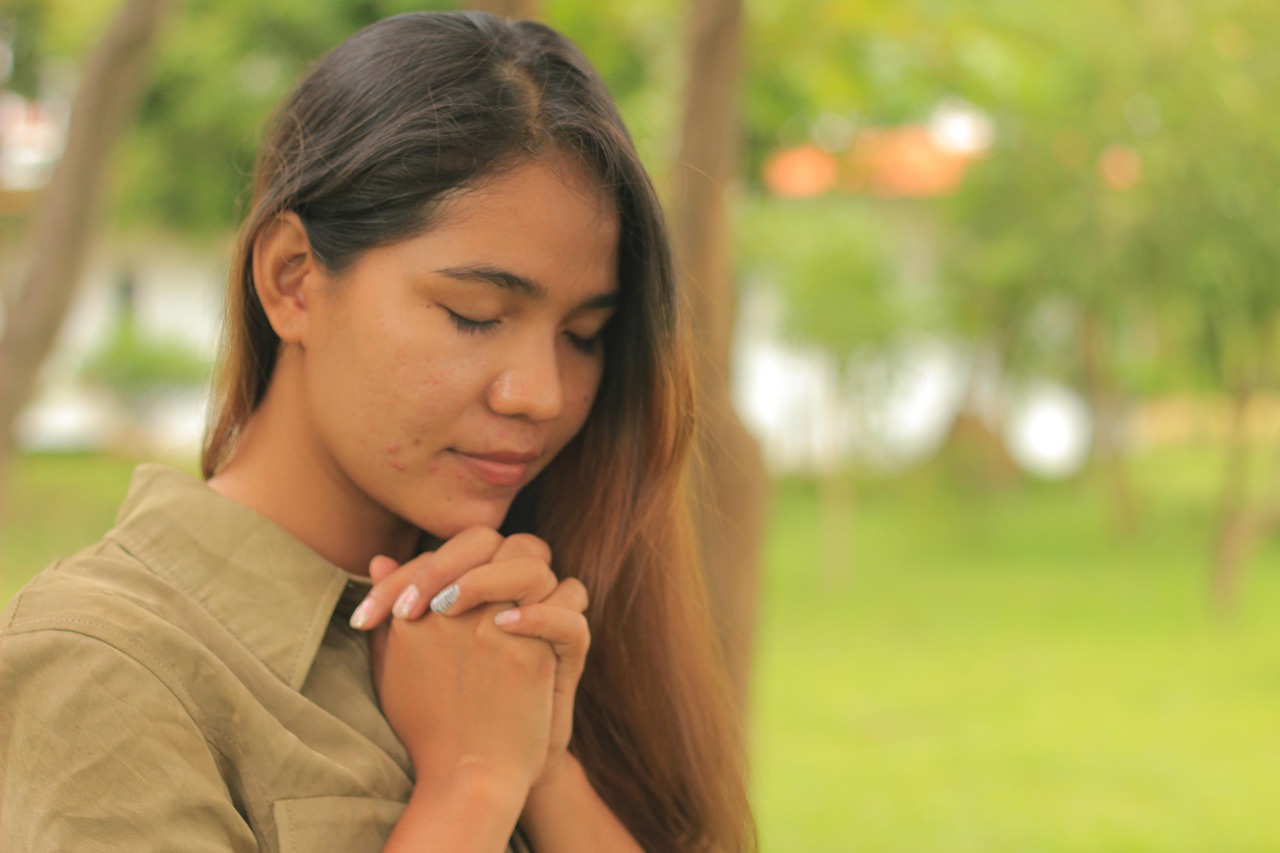 woman-6762687_1280