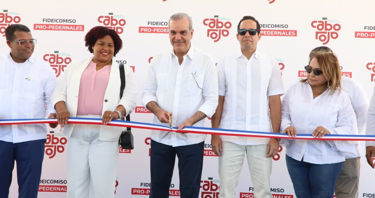 Presidente-Luis-Abinader-inaugura-planta-de-tratamiento-Foto-Presidencia-e1756658929135