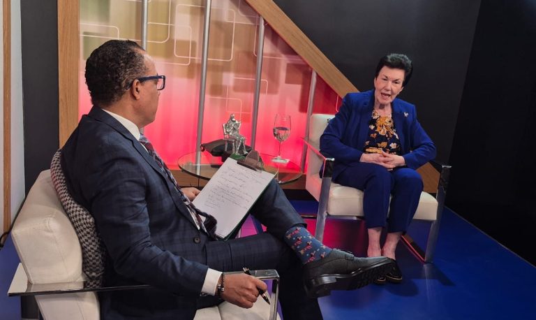 La exembajadora Sonia Guzmán fue entrevistada por Héctor Herrera Cabral en el programa D´AGENDA. (AccionarPolitico.Com)
