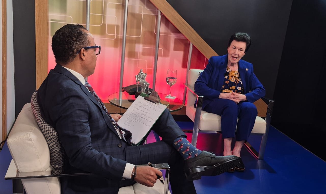 La exembajadora Sonia Guzmán fue entrevistada por Héctor Herrera Cabral en el programa D´AGENDA. (AccionarPolitico.Com)