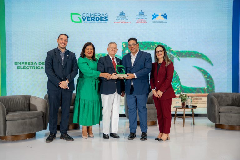 ETED-recibe-reconocimiento-en-Compras-Verdes-2025