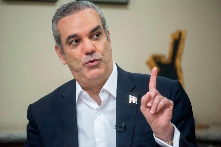 luis-abinader-foto-pedro-bazil-01_14932492_20201007125930 (1)