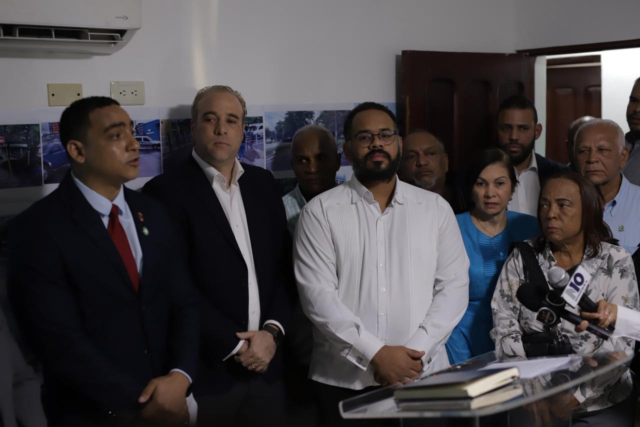 Fuerza-del-Pueblo-denuncia-irregularidades-presupuestarias-en-la-Alcaldia-de-La-Vega